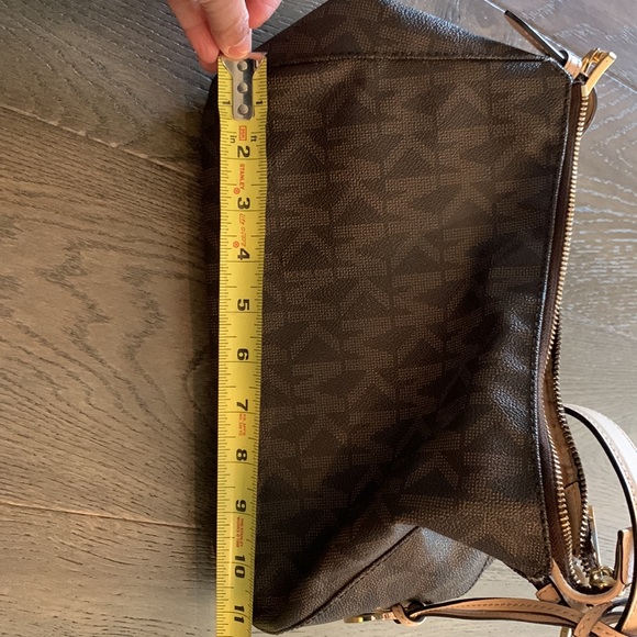 Michael Kors Handbag - Picture 7 of 9